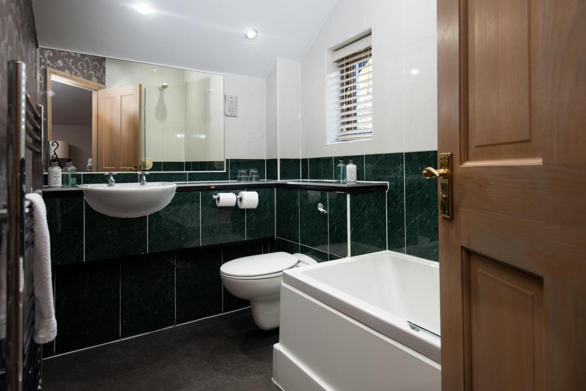 Windermere Rooms At The Wateredge Inn Ambleside Exterior foto